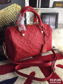 廠家批發招募微信代理，優質服裝、鞋帽、箱包、首飾貨源等你來拿